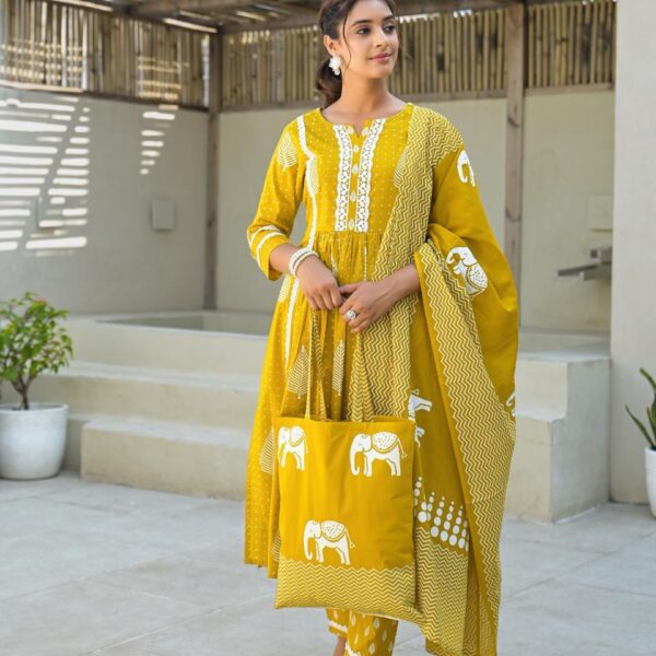 perfect of traditional wear Kurta With Pant and Dupatta With Bag Set