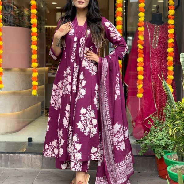 The perfect of traditional wear New alia kurta set with new style colours