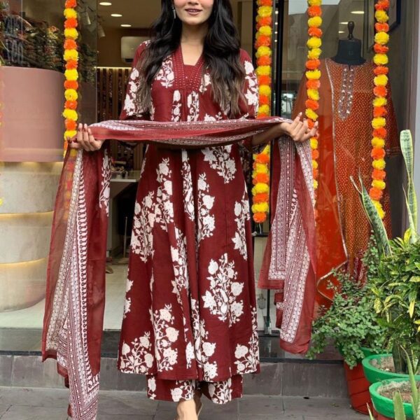 The perfect of traditional wear New alia kurta set with new style colours