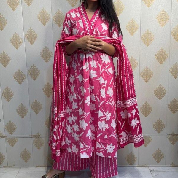   traditional KURTA PENT WITH DUPATTA SUIT SET Floral prited