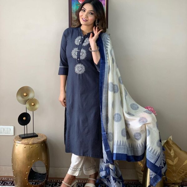 Pure cotton handwoven kurta with embroidery work paired with flower kota silk dupatta and cotton pants