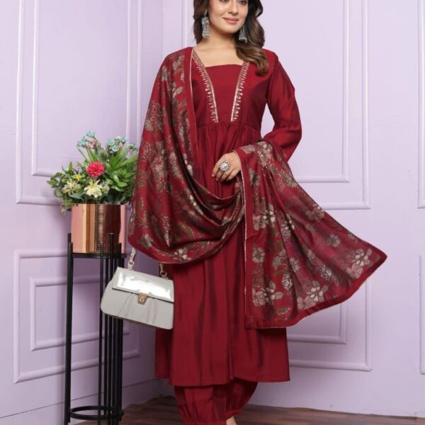 stylish ladies out there, who want something simple, sophisticated and traditional.
