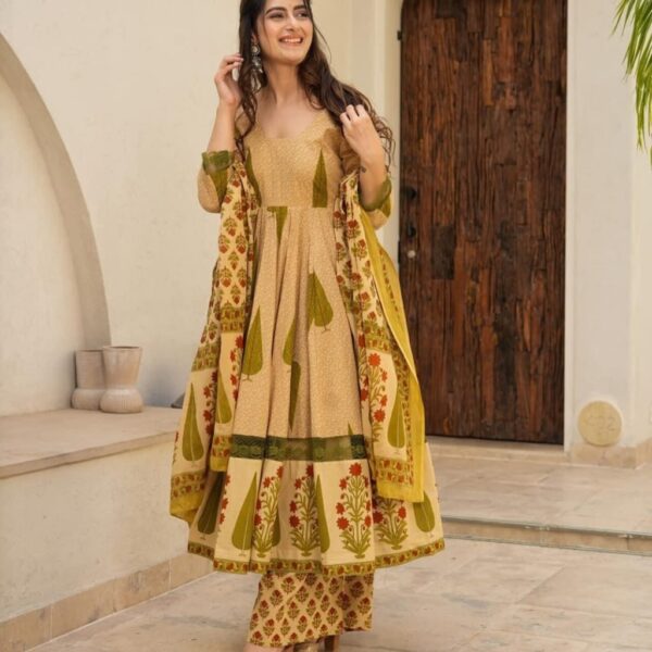 The perfect of traditional wear  New  Anarkali kurta set with new style in sanganeri  print (Copy)