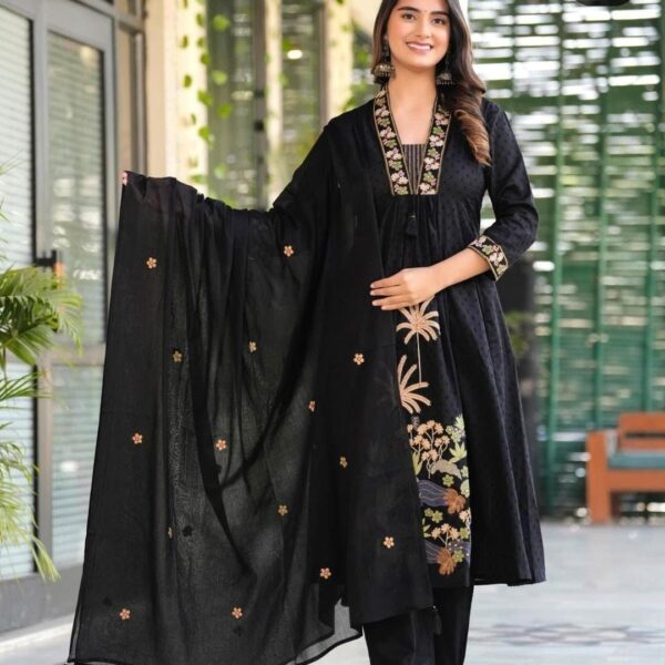 Simple yet elegant This is how we describe our latest launch a Cotton set (Copy)