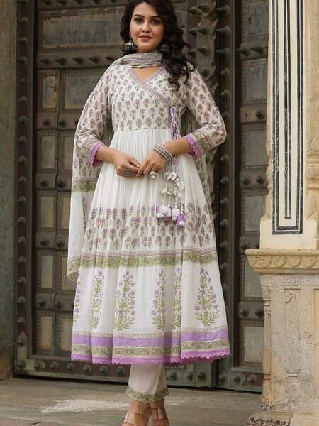 traditional wear  New  Anarkali kurta set with new style in sanganeri  print