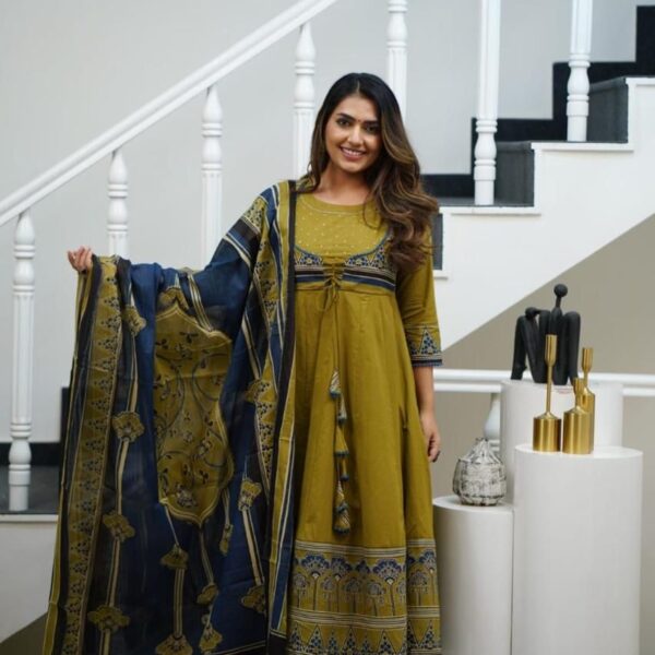 Featuring beautiful   hand work orignal jakit withl beautiful Dori A-line 3pc which is beautifully decorated  (Copy) (Copy)
