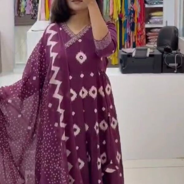 stylish ladies out there, who want something simple, sophisticated and traditional cotton (Copy)