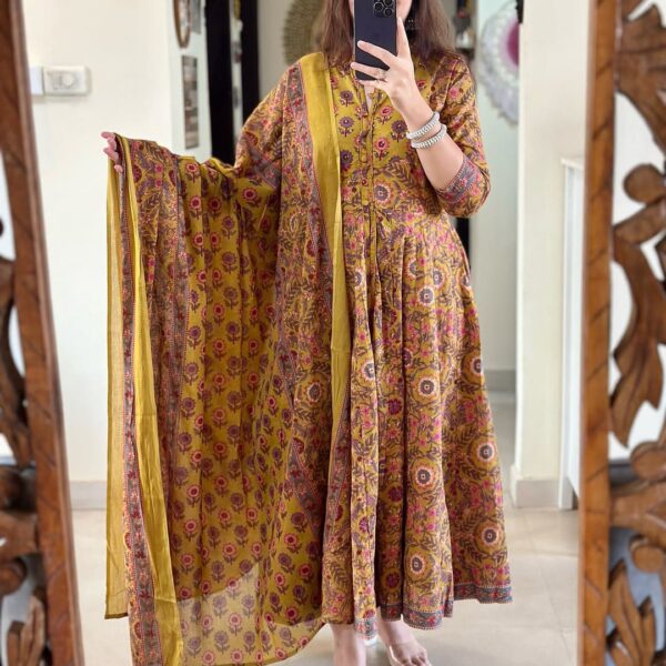 The perfect of traditional wear  New anarkali kurta set with new style...